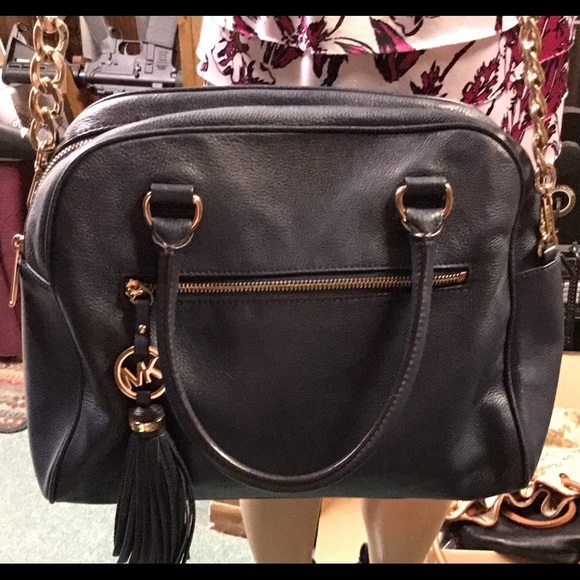 Michael Kors Handbag 🌟 - Picture 3 of 8